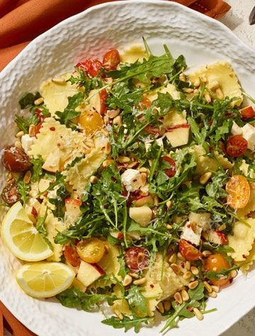 Salada Quente de Ravioli com Queijo Marinado